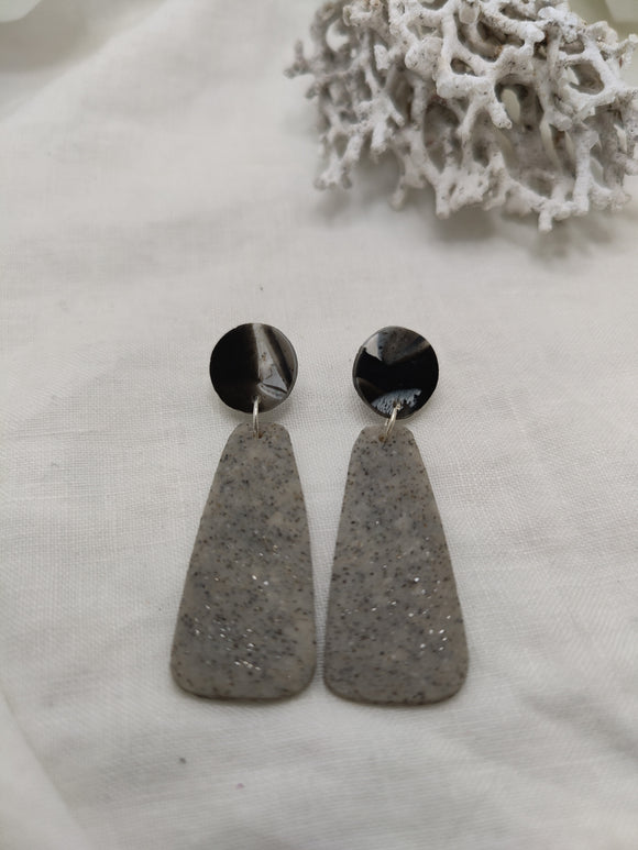 Neutral dangles