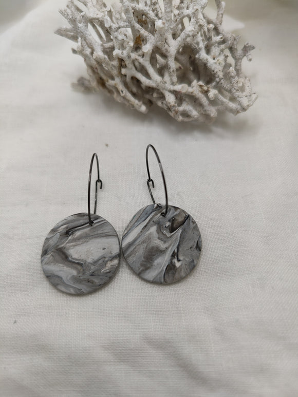 Neutral Round hoops