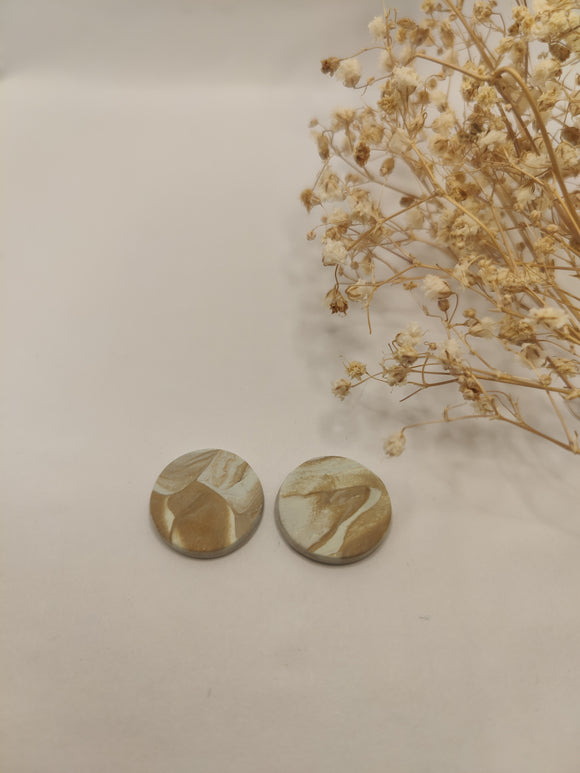 Shimmer Medium round studs