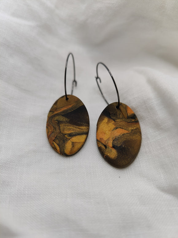 Black and gold Oval hoops