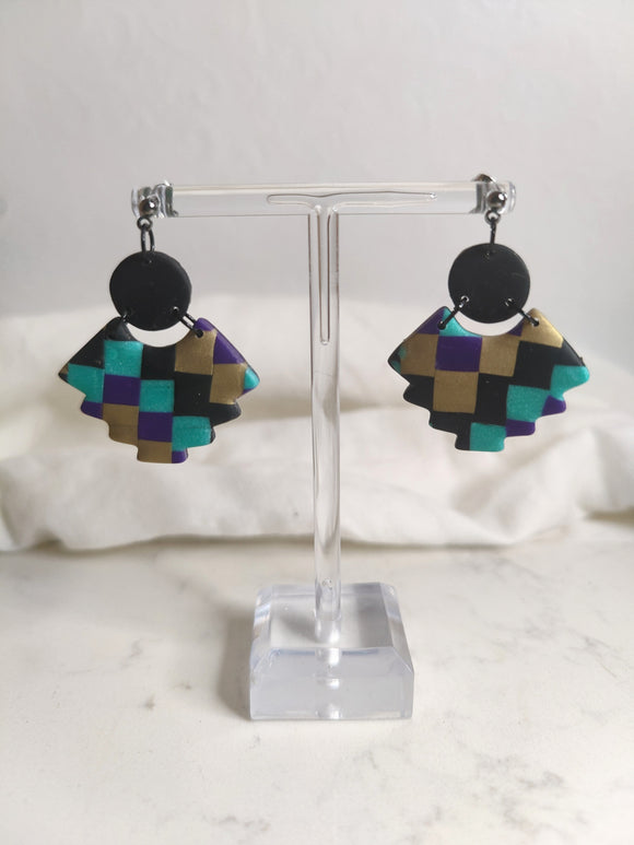 Bargello Aztec Drops